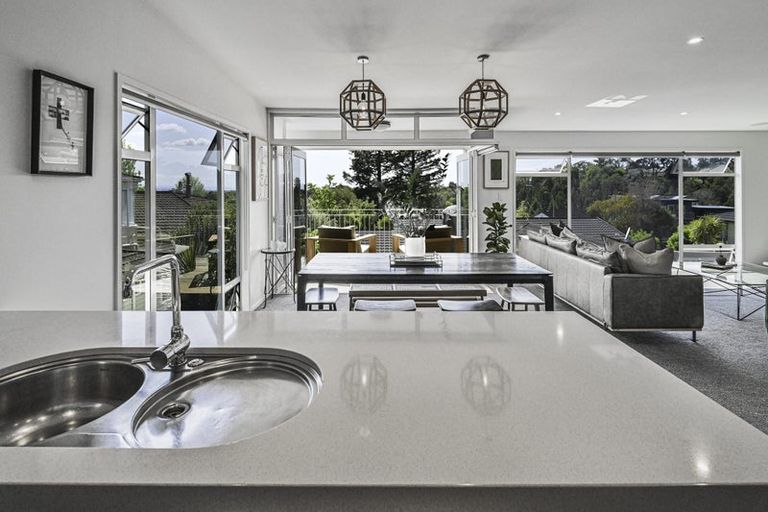 Photo of property in 3 Hikanui Drive, Havelock North, 4130