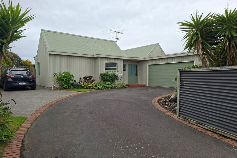 Photo of property in 21 Rutherford Drive, Waikanae Beach, Waikanae, 5036
