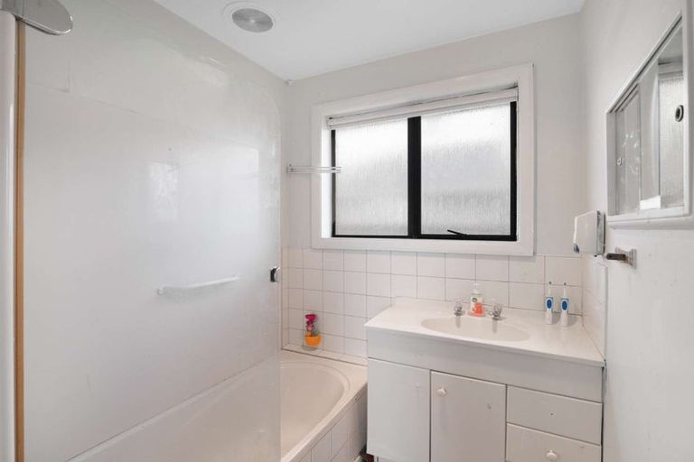 Photo of property in 32 Bermuda Drive, Hornby, Christchurch, 8042