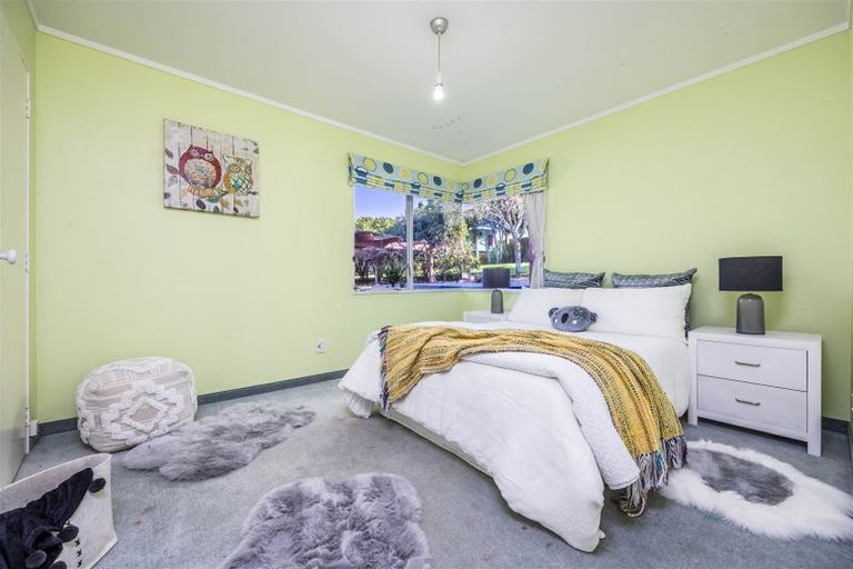 Photo of property in 11 Picasso Drive, West Harbour, Auckland, 0618