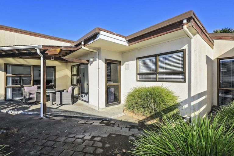 Photo of property in 3/386 Gloucester Street, Taradale, Napier, 4112