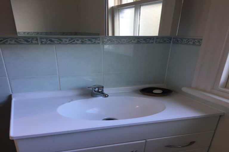 Photo of property in 115 Bethells Road, Waitakere, Henderson, 0781