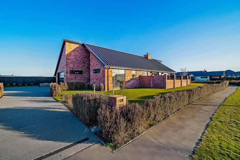 Photo of property in 44 Silver Peaks Drive, West Melton, 7618