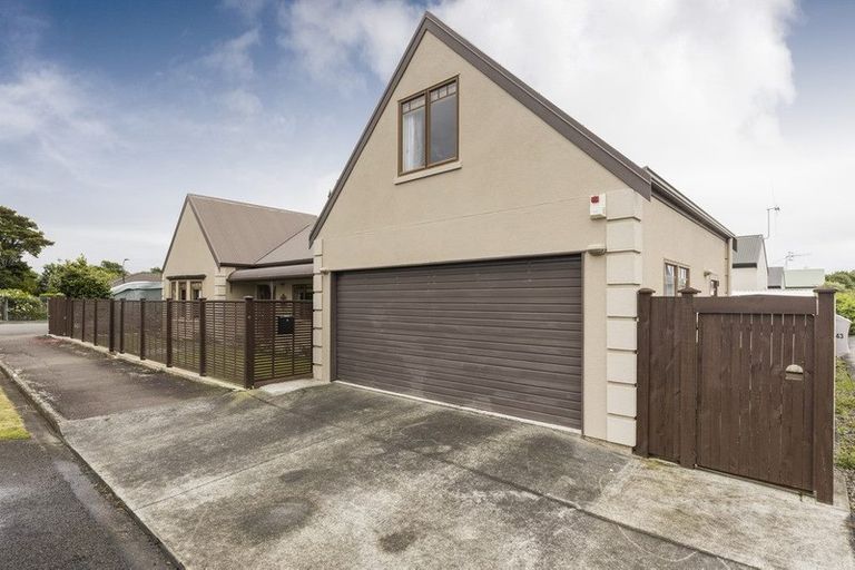 Photo of property in 41 Fitchett Street, Palmerston North, 4410