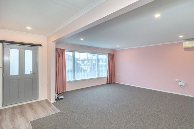 Photo of property in 14a Cambridge Street, Levin, 5510