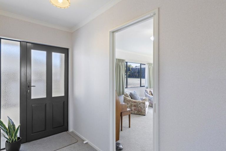 Photo of property in 2/16 Sandel Rise, Merrilands, New Plymouth, 4312