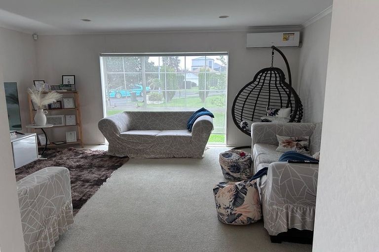 Photo of property in 53 Palmcrest Grove, Highland Park, Auckland, 2010