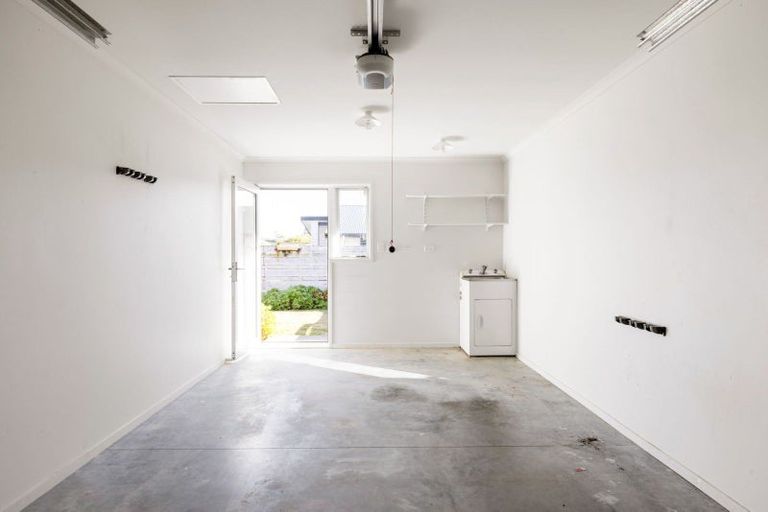 Photo of property in 24 Shrule Place, Huntington, Hamilton, 3210