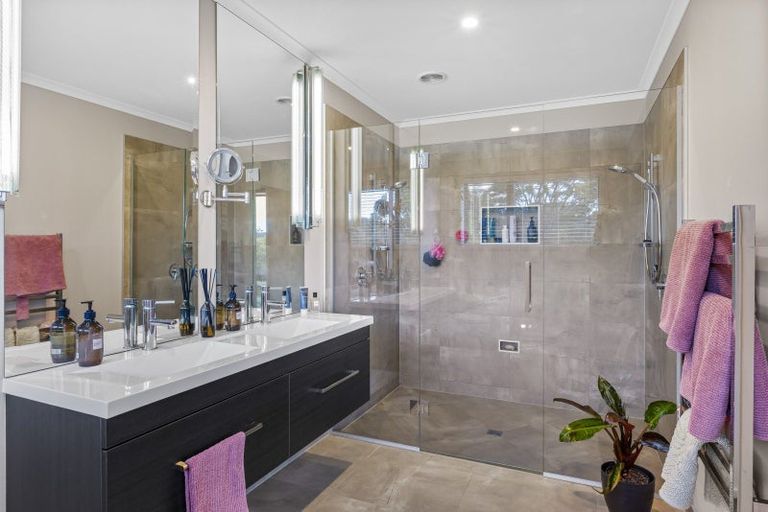 Photo of property in 8 Woodridge Drive, Stanmore Bay, Whangaparaoa, 0932