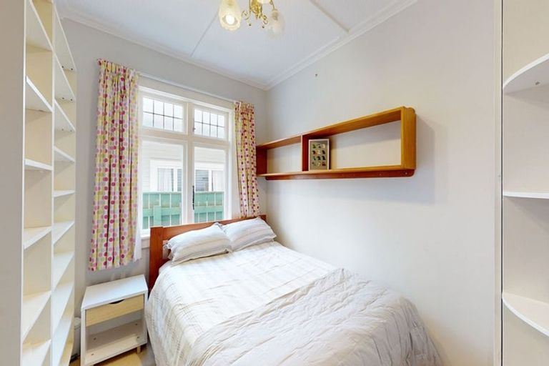 Photo of property in 181 Melbourne Road, Island Bay, Wellington, 6023