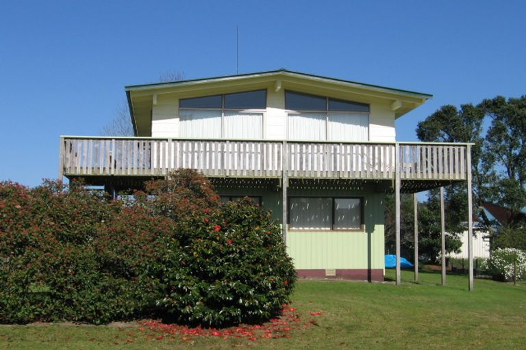 Photo of property in 27 Oyster Drive, Cooks Beach, Whitianga, 3591