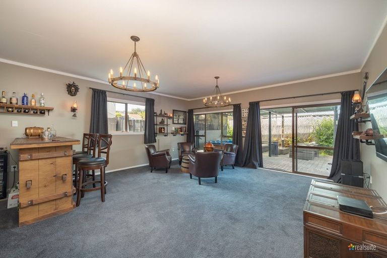 Photo of property in 17b Gemstone Drive, Birchville, Upper Hutt, 5018