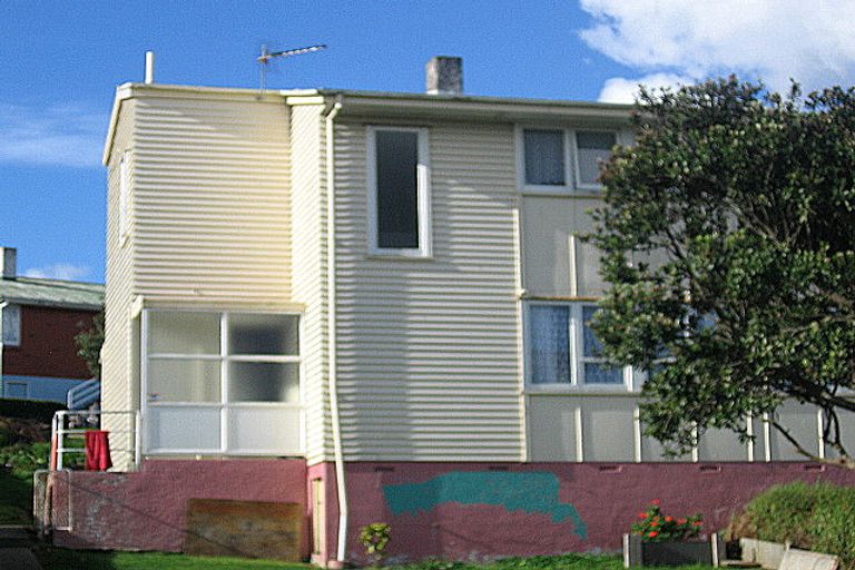 Photo of property in 33a-b Aberfeldy Street, Cannons Creek, Porirua, 5024
