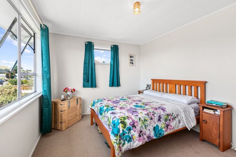Photo of property in 36 Waverley Street, Waipawa, 4210
