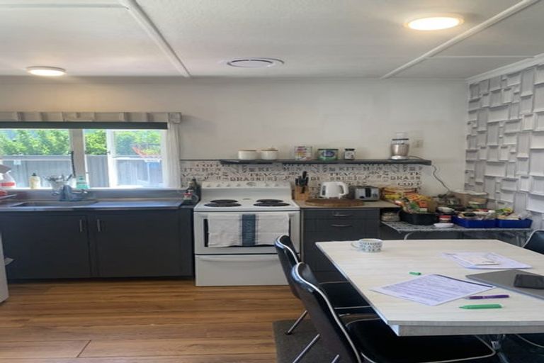 Photo of property in 22 Simmonds Street, Alexandra, 9320