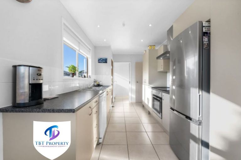 Photo of property in 2 Gambare Place, Wattle Downs, Auckland, 2103
