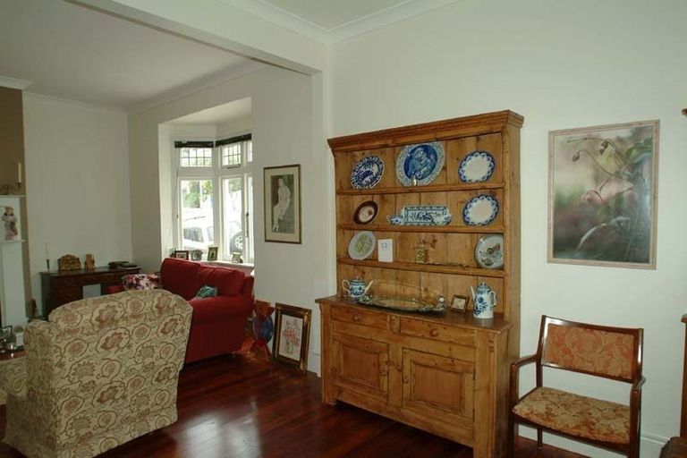 Photo of property in 19 Glen Road, Kelburn, Wellington, 6012