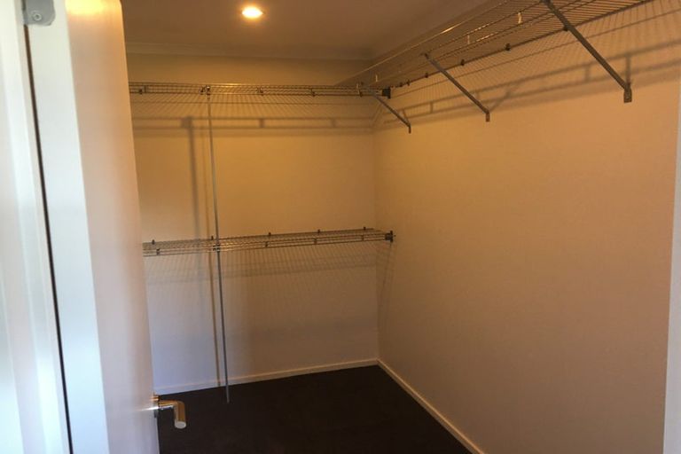 Photo of property in 10 Handley Crescent, Wigram, Christchurch, 8042