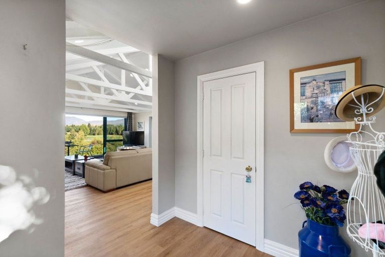 Photo of property in 11 Cotter Avenue, Arrowtown, 9302