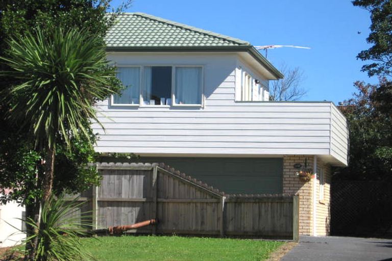 Photo of property in 3a Fowey Avenue, Te Atatu South, Auckland, 0610