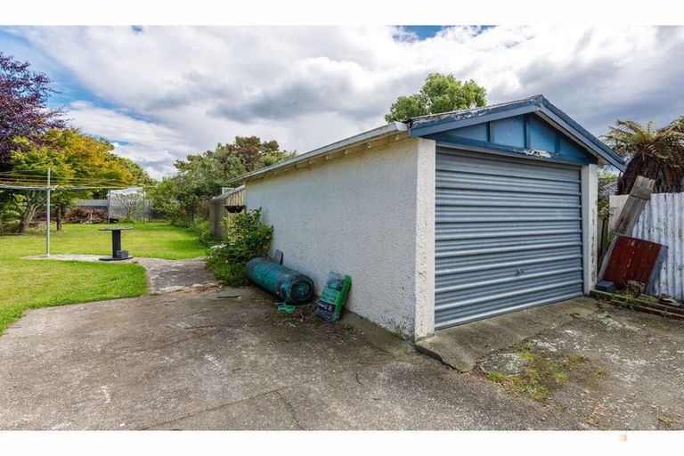 Photo of property in 70 Rhodes Street, Waimate, 7924