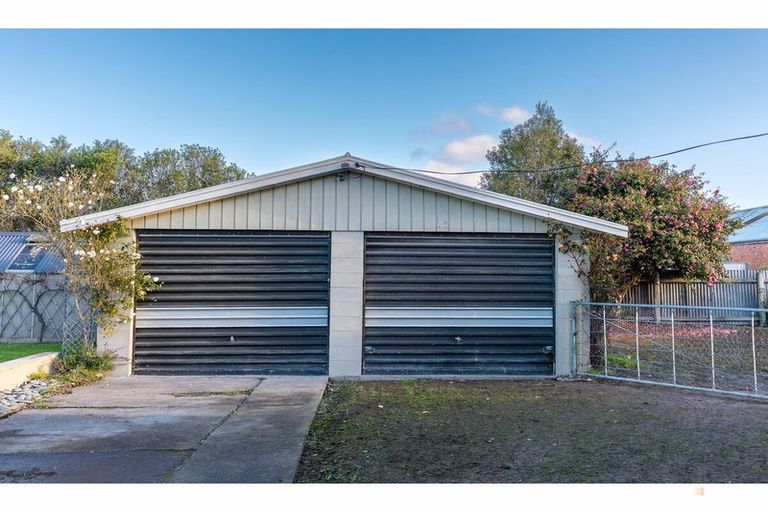 Photo of property in 2 Kennedy Crescent, Waimate, 7924