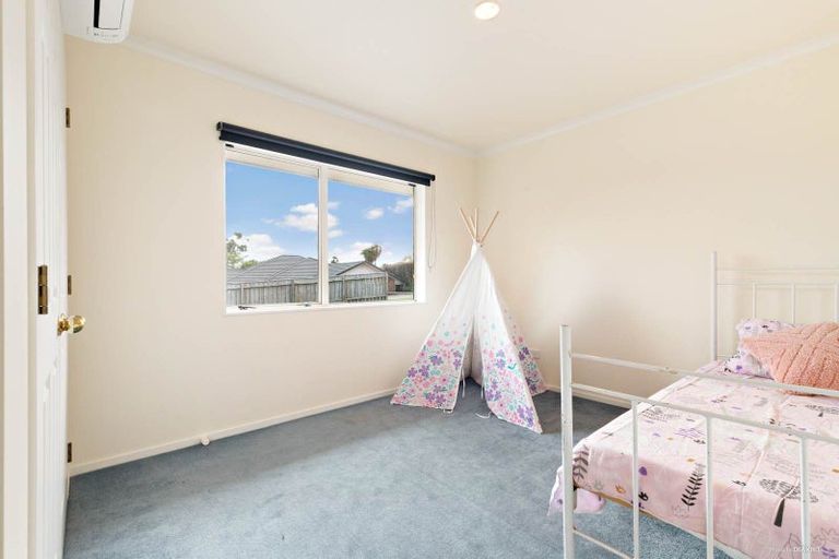 Photo of property in 17 Bella Villa Drive, Waiuku, 2123