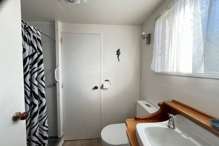 Photo of property in 8 Greenwich Street, Waihola, Milton, 9073