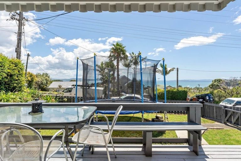 Photo of property in 11 Totara Road, Stanmore Bay, Whangaparaoa, 0932