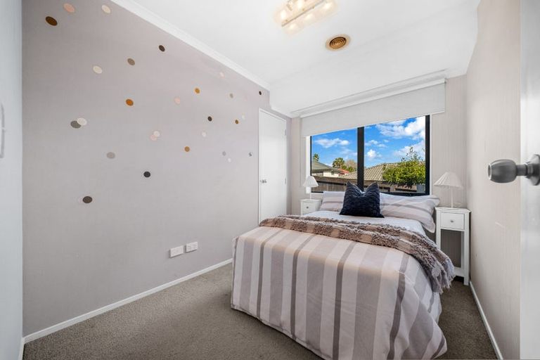 Photo of property in 11 Cognac Place, Henderson, Auckland, 0612