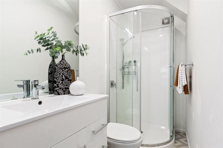 Photo of property in 1 Jacaranda Avenue, Beach Haven, Auckland, 0626