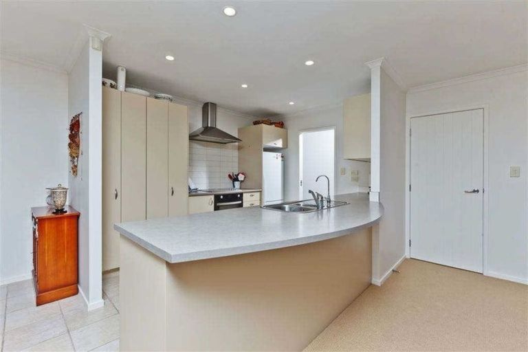 Photo of property in 2/14 Milton Road, Orewa, 0931