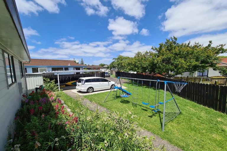 Photo of property in 2/9 Silver Creek Road, Weymouth, Auckland, 2103