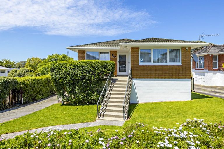 Photo of property in 19 Greers Road, Weymouth, Auckland, 2103