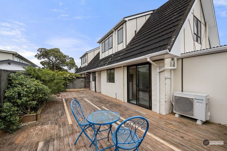 Photo of property in 3/45 Whites Line West, Woburn, Lower Hutt, 5010