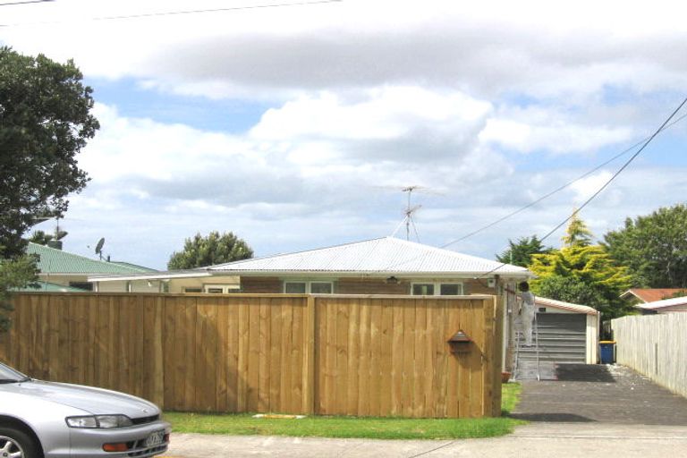 Photo of property in 31 Tramway Road, Beach Haven, Auckland, 0626