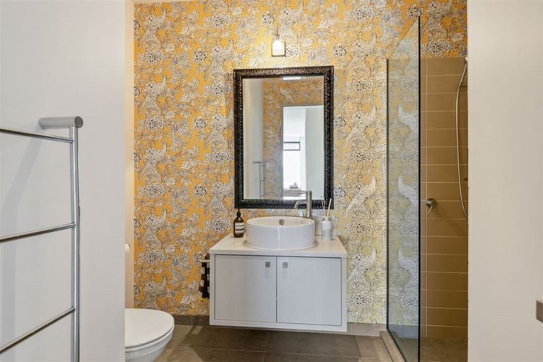 Photo of property in 15 Challenger Lane, Redcliffs, Christchurch, 8081