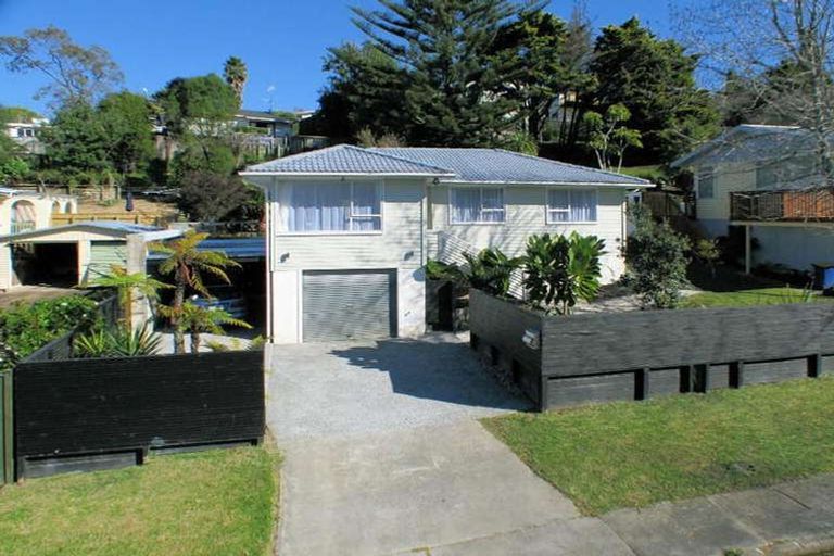 Photo of property in 6 Sequoia Place, Sunnynook, Auckland, 0620