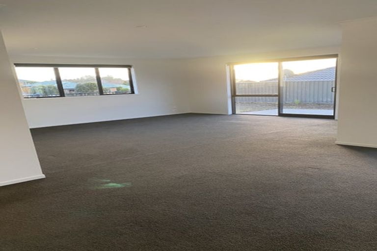 Photo of property in 8 Albatross Lane, Welcome Bay, Tauranga, 3112