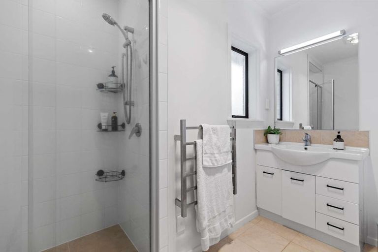 Photo of property in 10 Coronation Avenue, Pukekohe, 2120