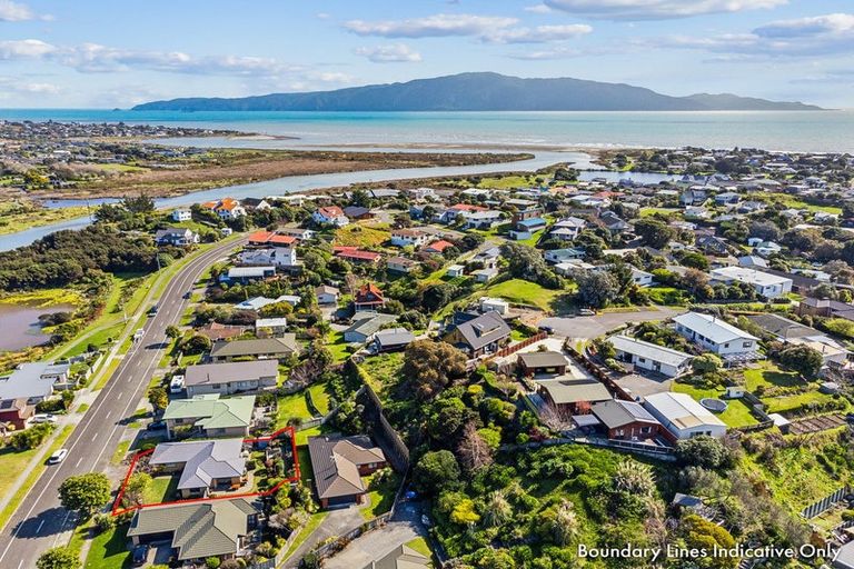 Photo of property in 125 Weggery Drive, Waikanae Beach, Waikanae, 5036