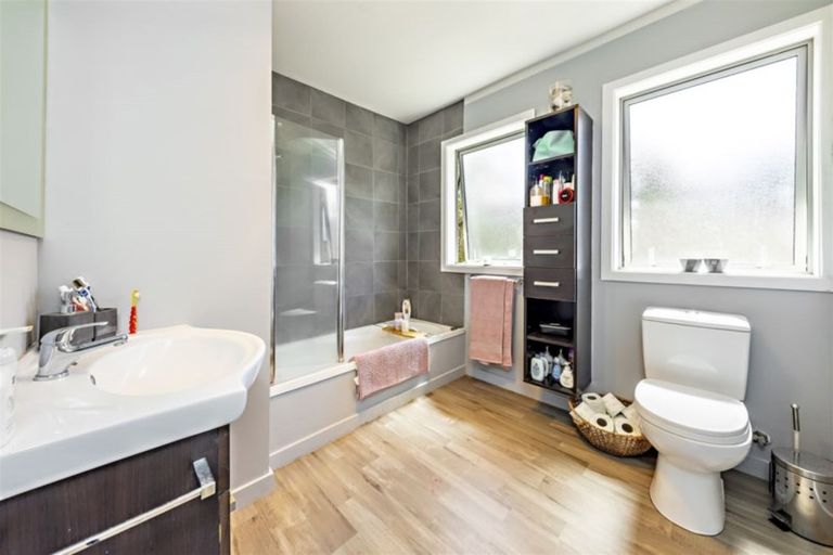 Photo of property in 18 Matipo Drive, Tuakau, 2121