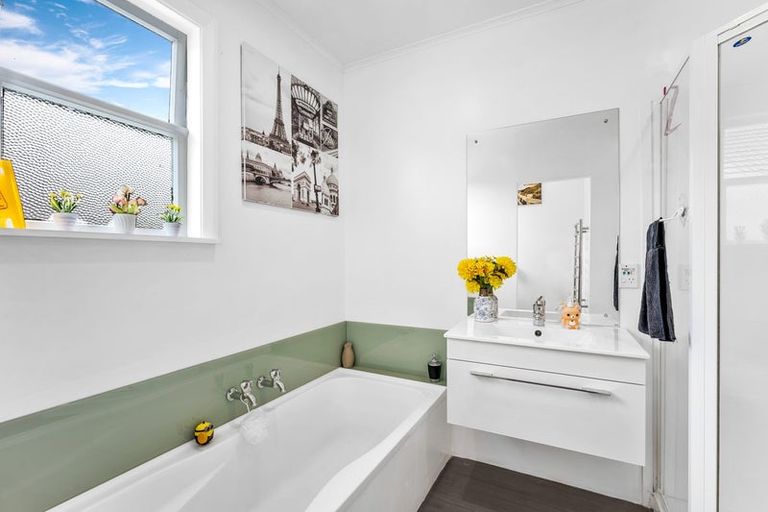 Photo of property in 18 Ebdentown Street, Ebdentown, Upper Hutt, 5018