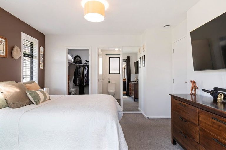 Photo of property in 17 Myles Way, Lower Shotover, Queenstown, 9304