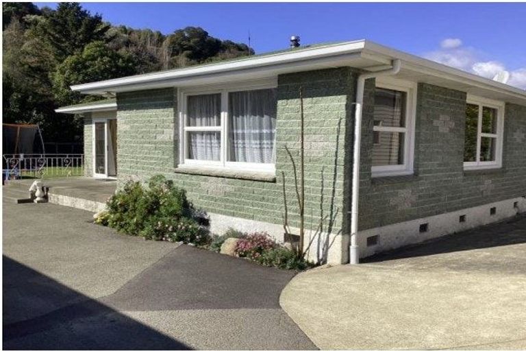 Photo of property in 28 Cawthron Crescent, Annesbrook, Nelson, 7011