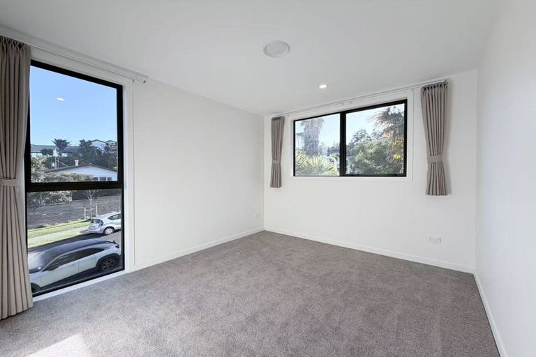 Photo of property in 13a King Richard Place, Browns Bay, Auckland, 0630