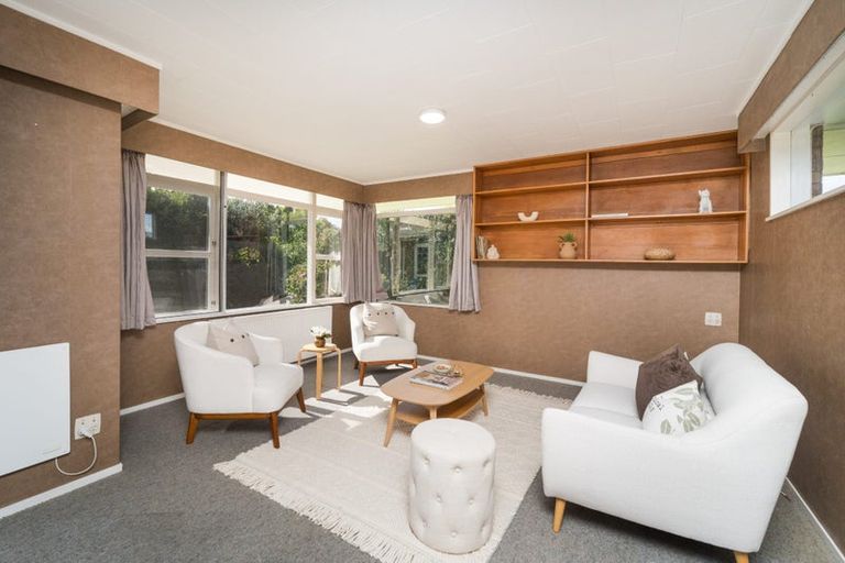 Photo of property in 65 Wikiriwhi Crescent, Awapuni, Palmerston North, 4412