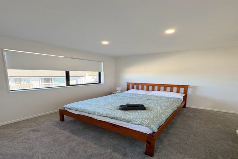 Photo of property in 27d Te Atatu Road, Te Atatu South, Auckland, 0610