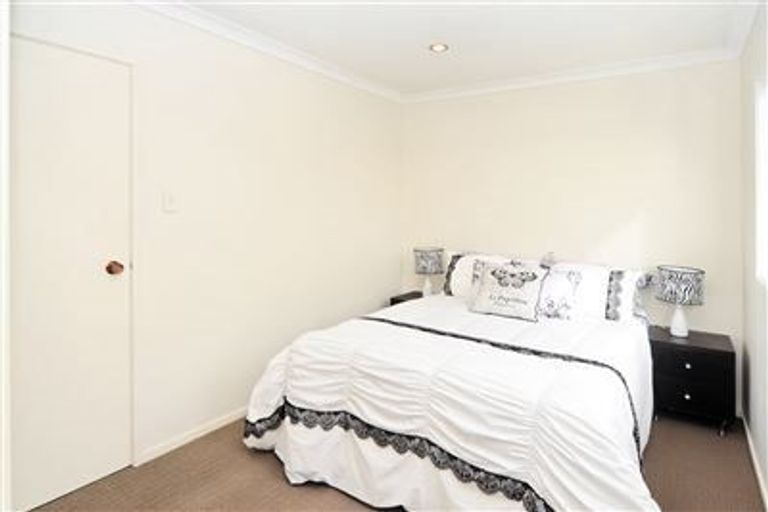 Photo of property in 2/9 Danube Lane, Glen Eden, Auckland, 0602