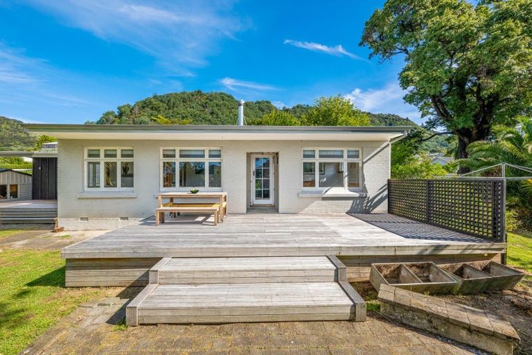 Photo of property in 59 York Street, Picton, 7220